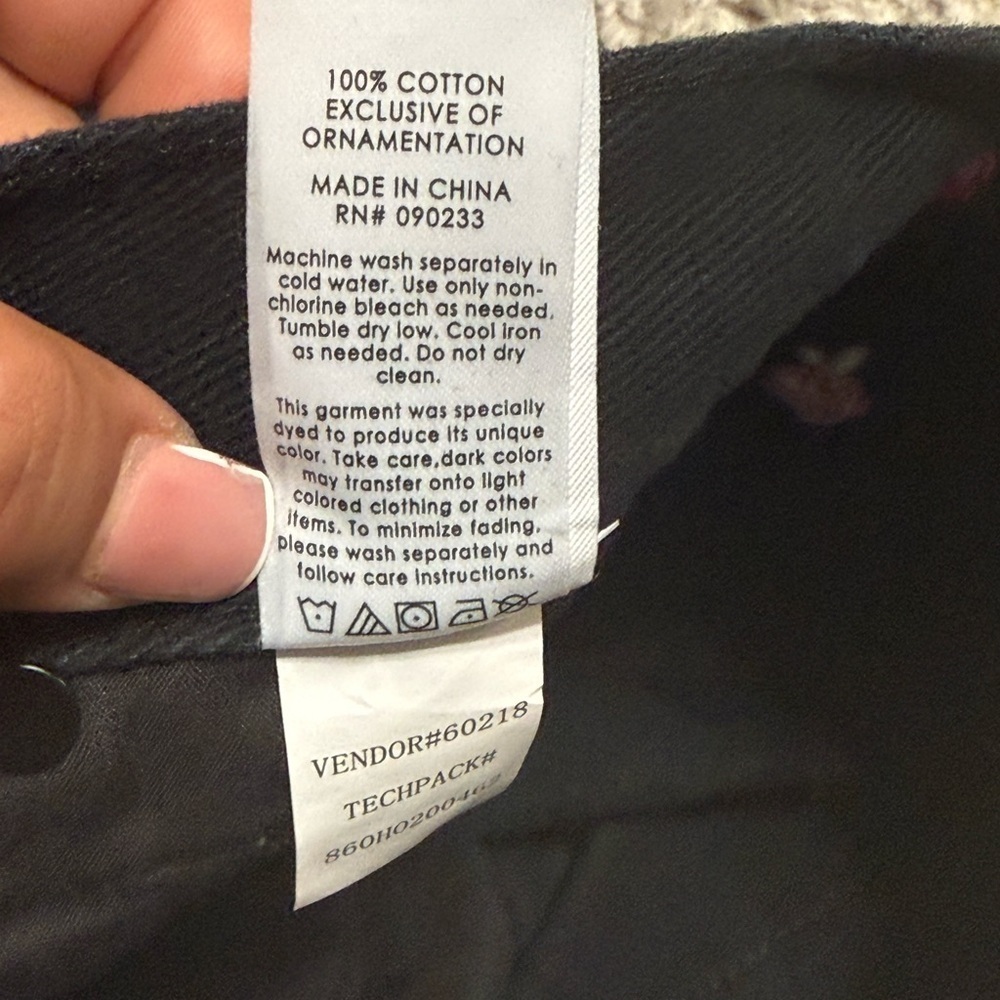 PacSun Black Cropped Jeans with Pink Details - Picture 11 of 12